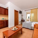 Roxani Hotel *