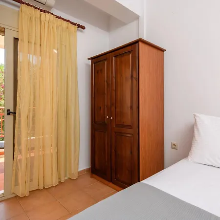Roxani Hotel