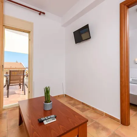 Roxani Hotel *