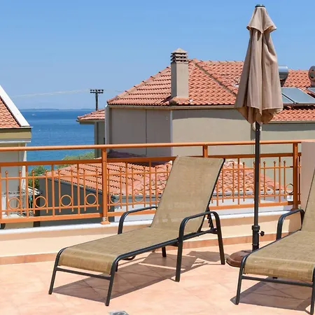 Hotel Roxani *